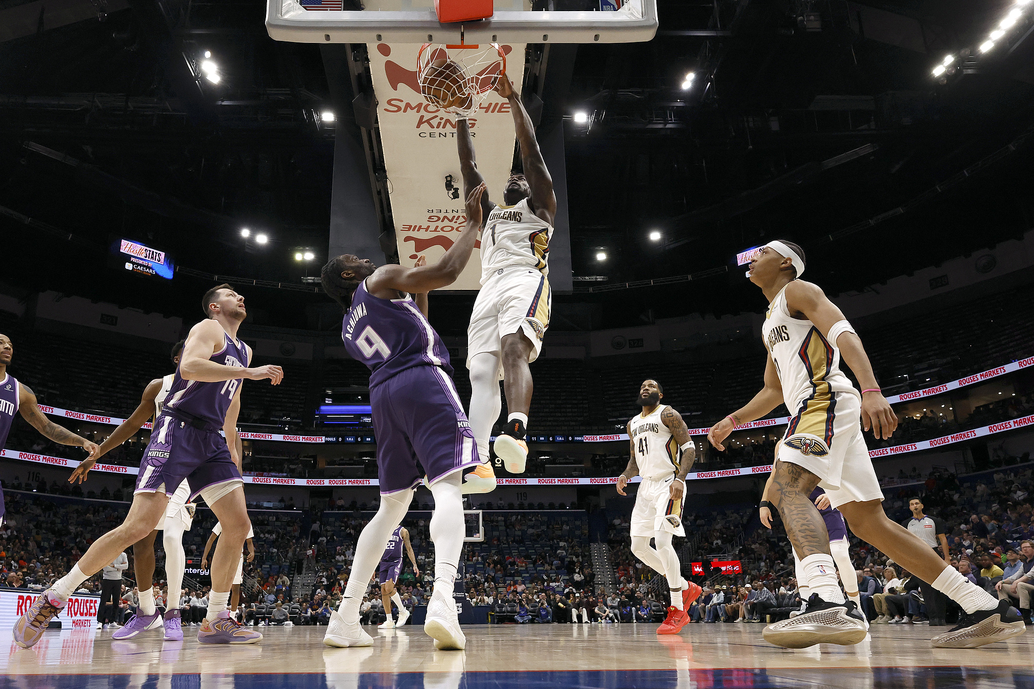 APP下载-锡安18+6雷诺21+19 鹈鹕主场送国王13连败