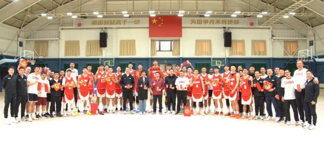 OD体育-中国男篮14人出征日本！赵继伟回归，徐杰小曾落选